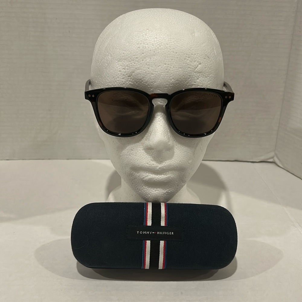 Tommy Hilfiger Raddix WP OU578 Sunglasses with Case